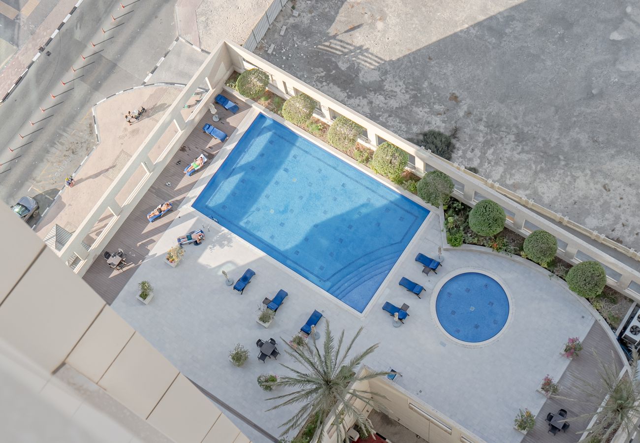 Apartamento en Dubai - Pool, Marina and Sea View | Spacious Balcony