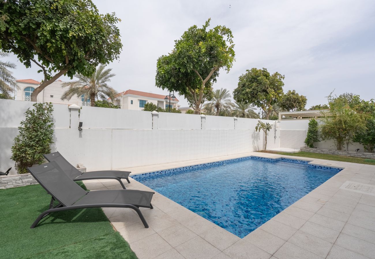 Villa en Dubai - Perfect for Families | Private Pool | Vast 5BR