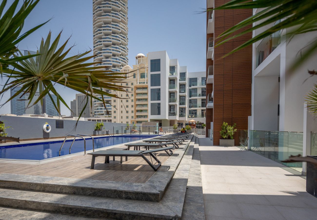 Appartement à Dubai - Spacieux 1 Chambre | Vue piscine | Zone pratique