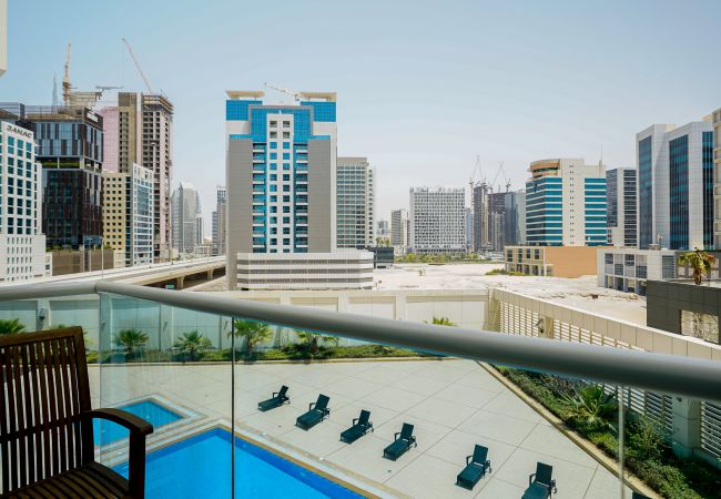 Studio à Dubai - Vue sur la piscine | Studio spacieux | Centre d'affaires