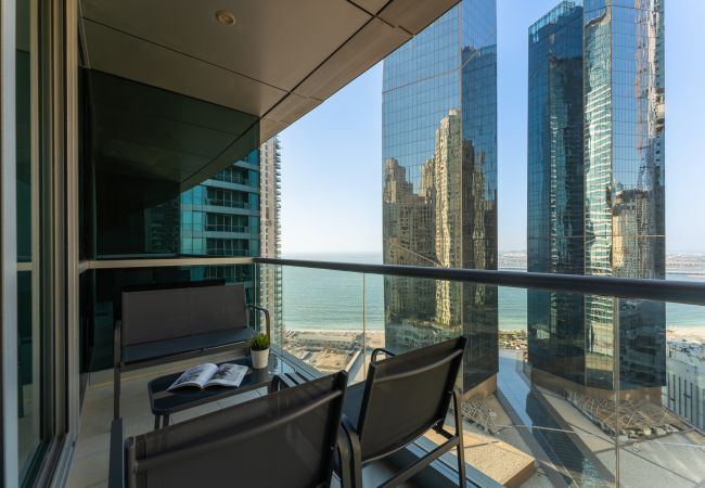 Appartement à Dubai - City and Partial Sea View | Vast | Maid's Room