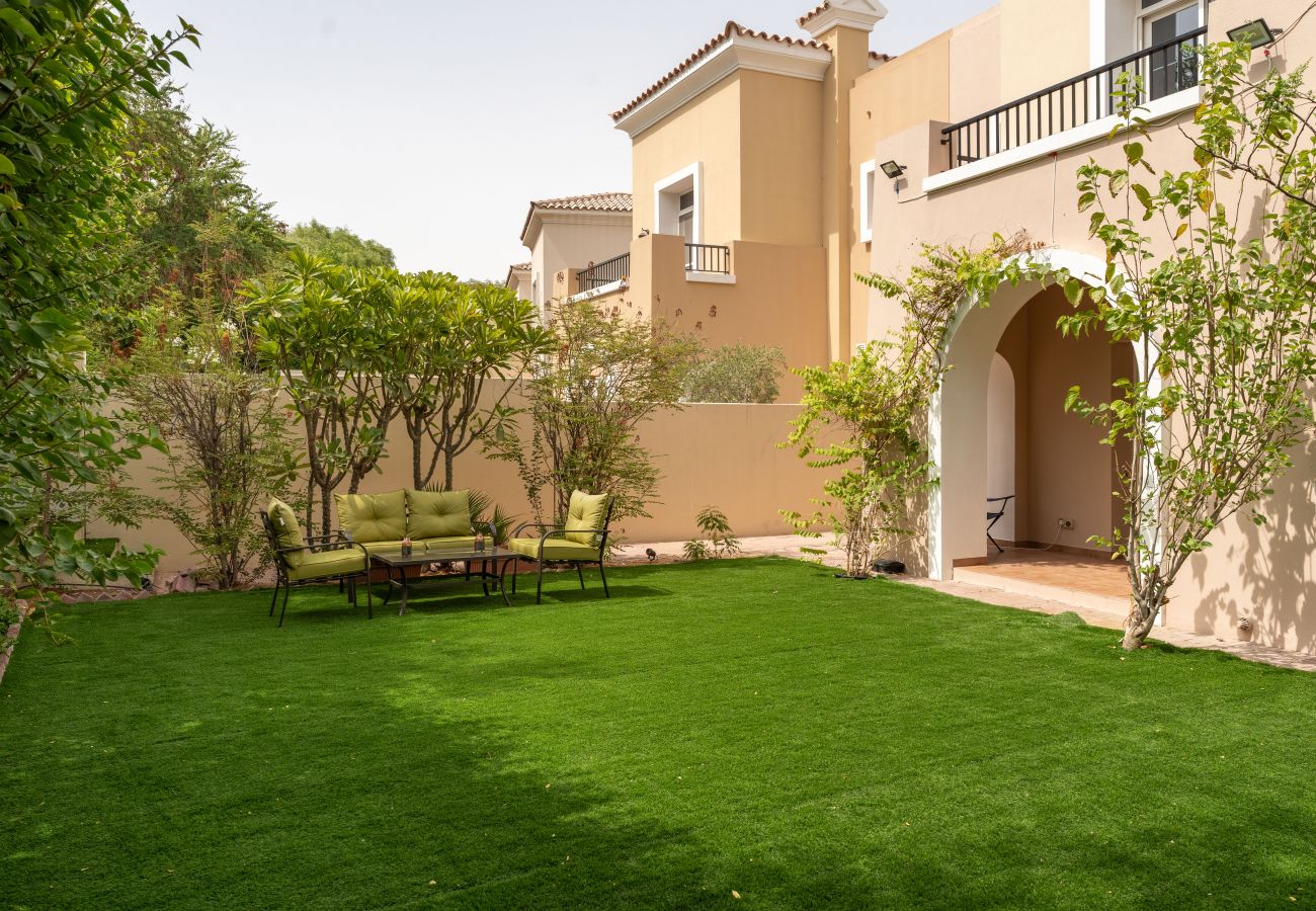 Villa à Dubai - Parfait pour les familles | Près du terrain de golf | Villa sereine