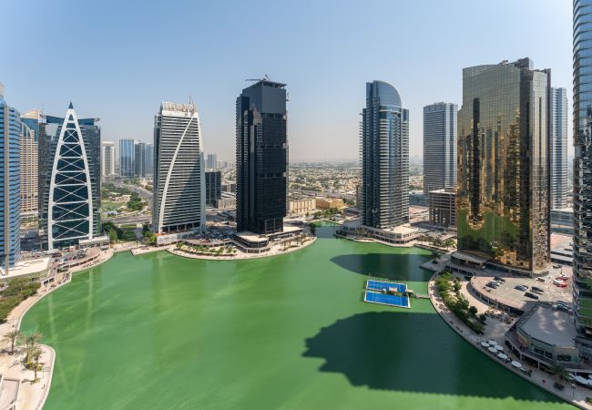 Appartement à Dubai - Près du métro | Vue sur le Grand Lac | Charmant