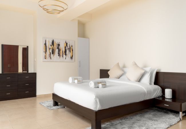 Appartement à Dubai - Spacieux 2BR | Bien connecté | Tranquille