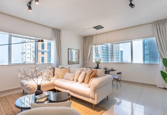 Appartement à Dubai - Joliment meublé | Étage élevé | Bien connecté