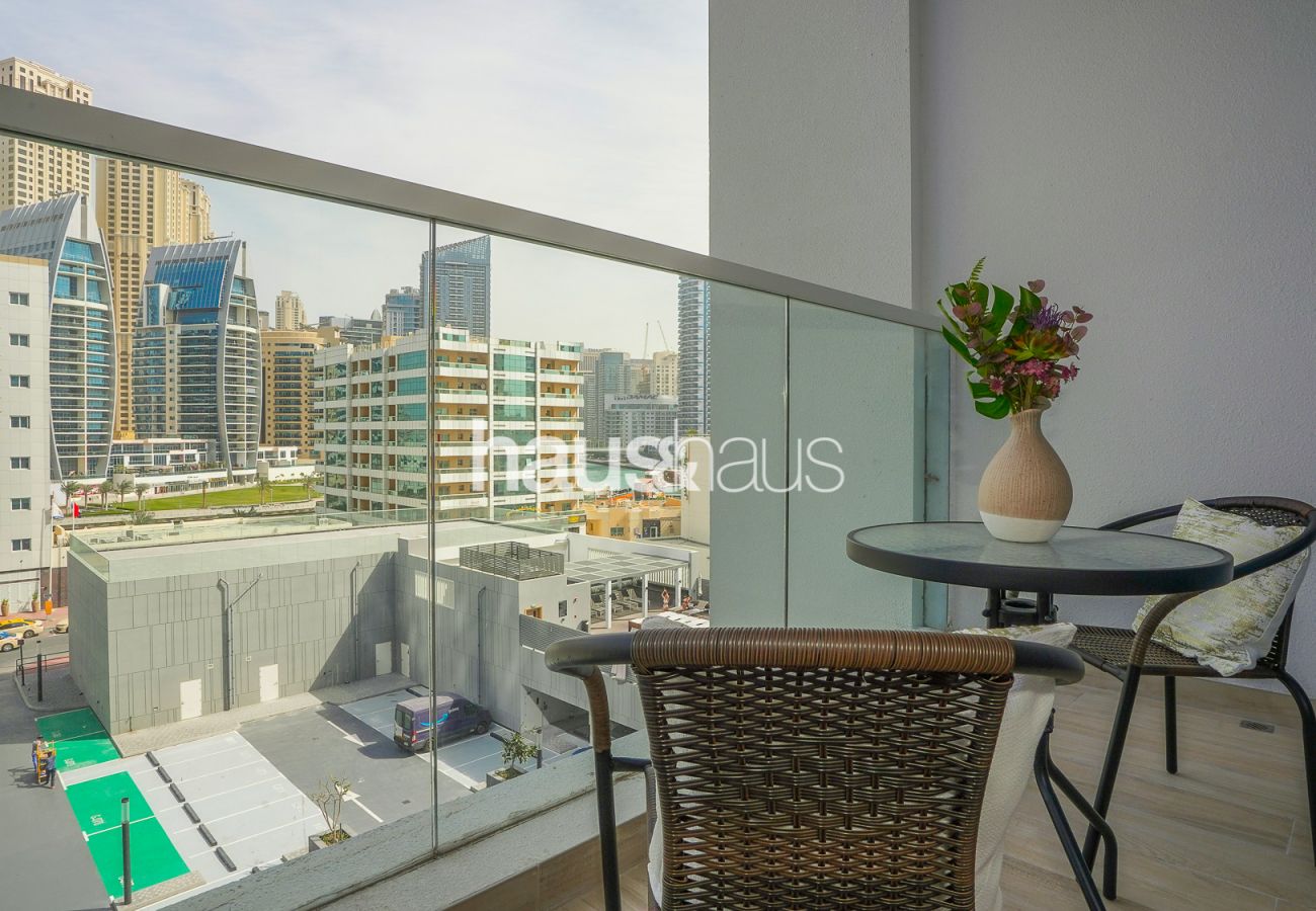Apartment in Dubai - Bright | Large | Homey