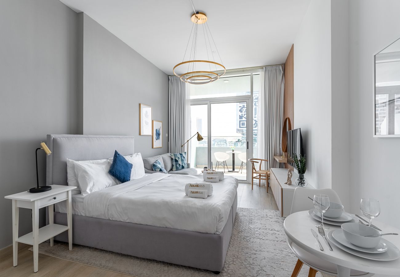 Apartment in Dubai - Spacious | Studio with Balcony | Bright