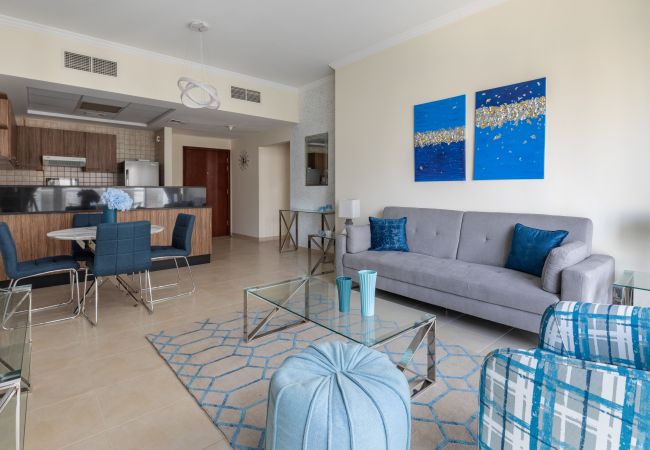 Apartment in Dubai - Well-connected | Spacious | Nice Amenities