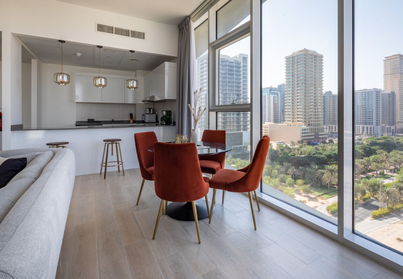 Apartment in Dubai - Spacious | Balcony | Classy