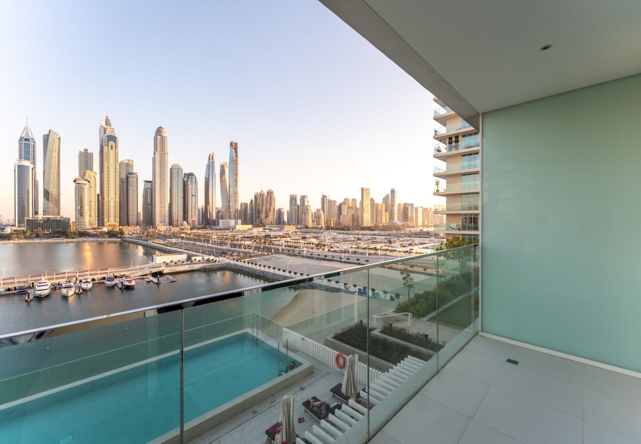 Apartment in Dubai - Beachfront | Skyline View | Luxurious