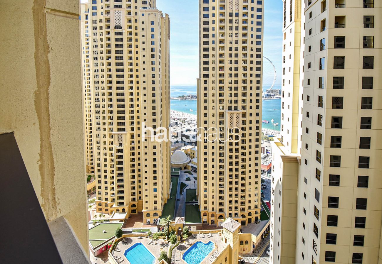 Apartment in Dubai - Luxurious | Partial Sea View | Near to Beach 