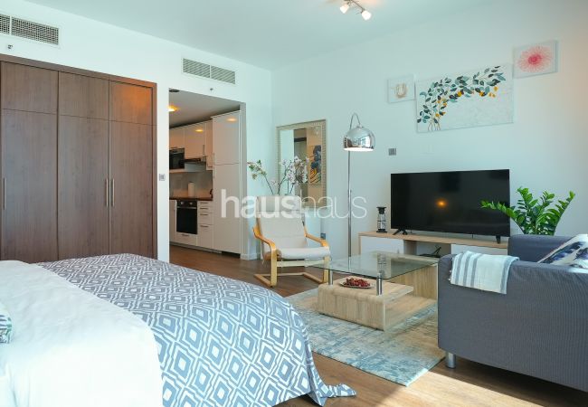 Studio in Dubai - Fully equipped Studio directly at Metro Station