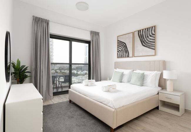 Apartment in Dubai - Beautiful JVC View | Bright Unit | Contemporary
