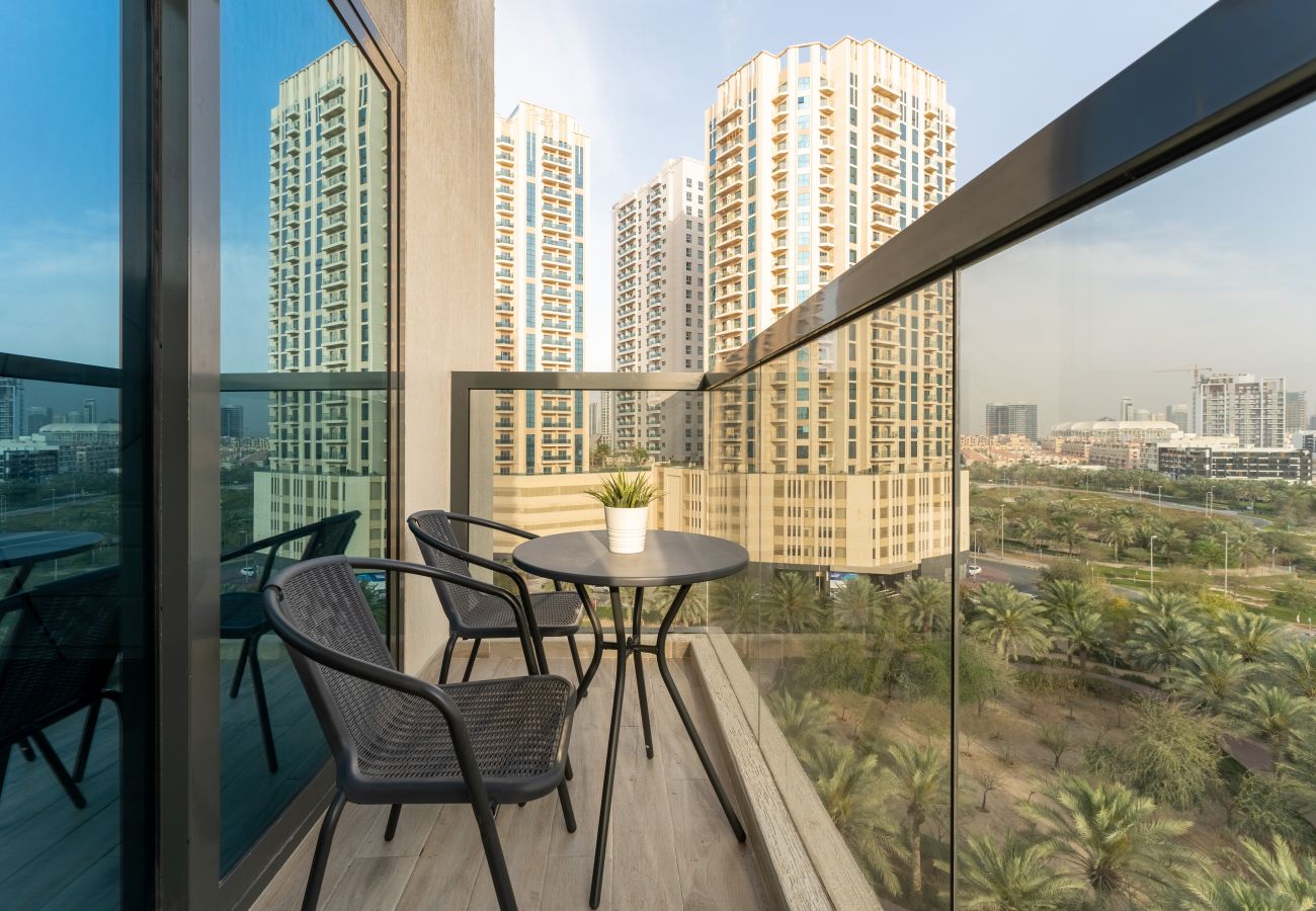 Apartment in Dubai - Beautiful JVC View | Bright Unit | Contemporary