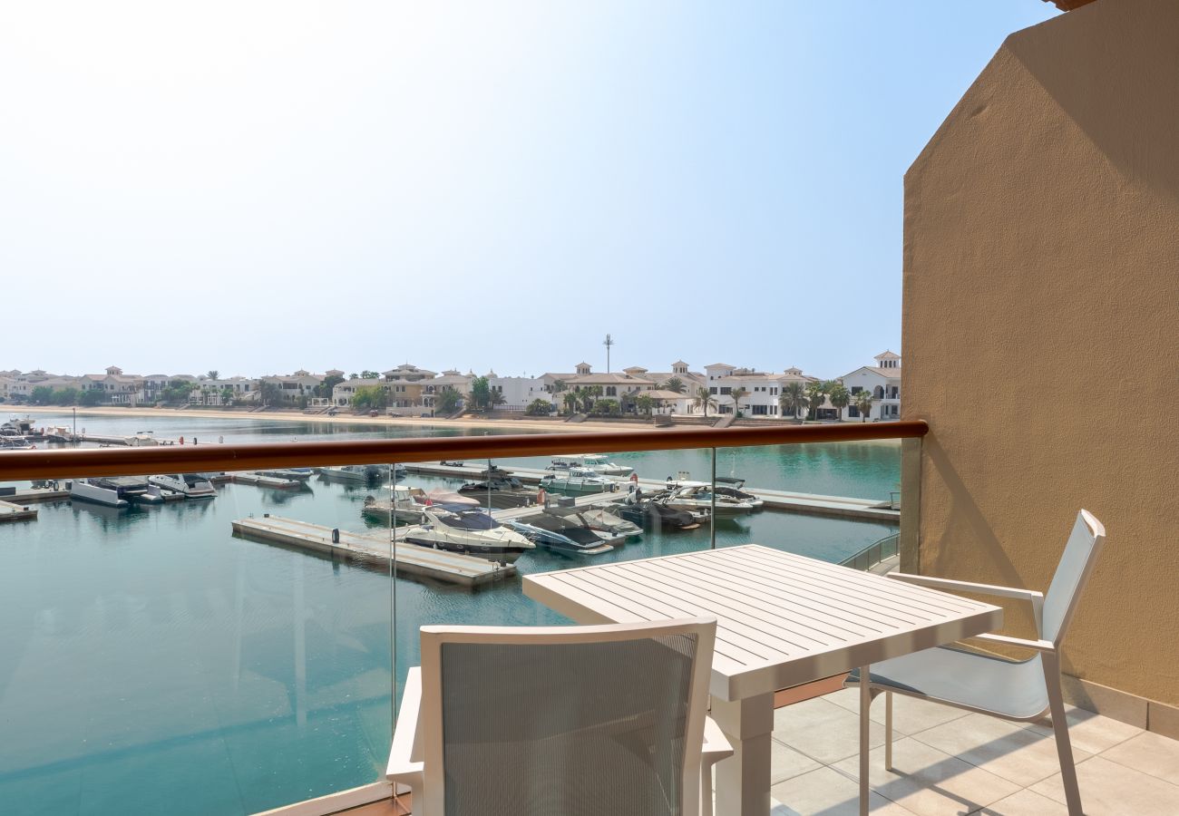 Studio in Dubai - Sea and Yacht View | Contemporary Studio