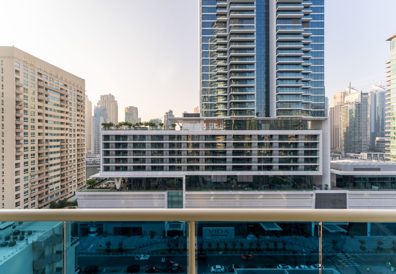 Apartment in Dubai - Next to Metro | Amazing Amenities | Bright Unit