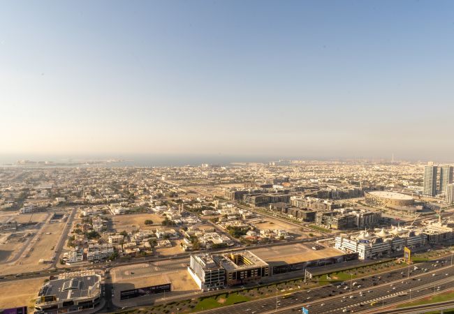 Apartment in Dubai - Skyline and Sea View | Near Metro | Deluxe