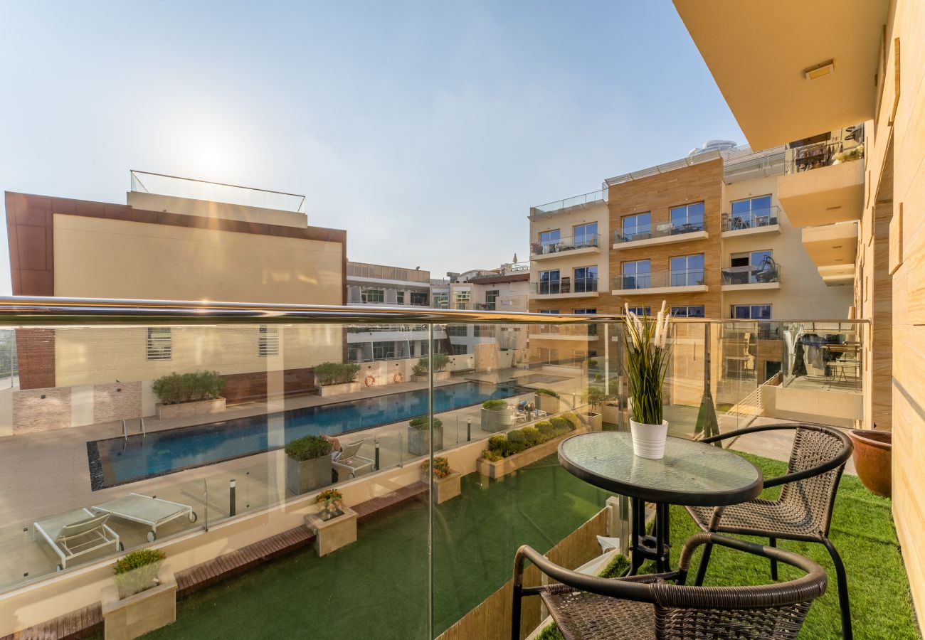 Apartment in Dubai - Stylish | Pool view | Large