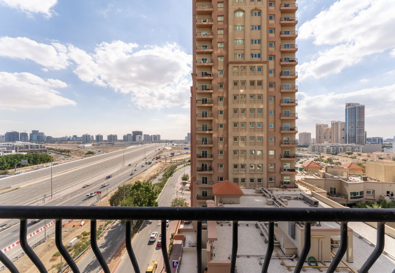 Apartment in Dubai - Spacious | Skyline view | Newly Furnished
