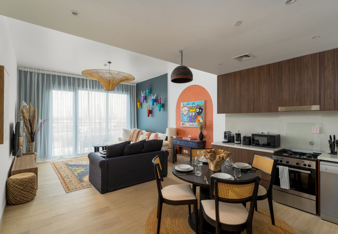 Apartment in Dubai - Chic and Vibrant 1BR | Sea and Skyline View