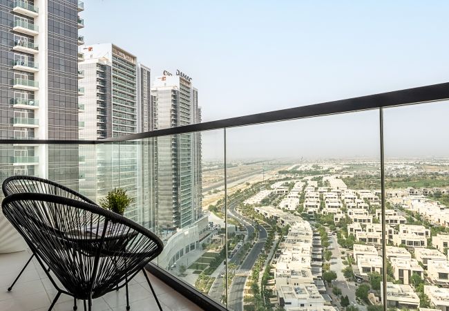 Apartment in Dubai - Near Golf Course | Lovely Skyline View | Cosy