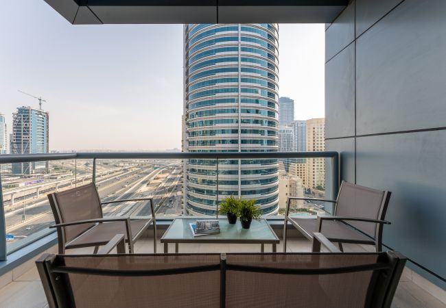 Apartment in Dubai - Near Metro Station | Spacious | Vibrant Lifestyle