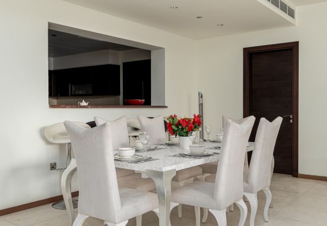 Apartment in Dubai - Beach Access | Resort Style Amenities | Maid’s Room