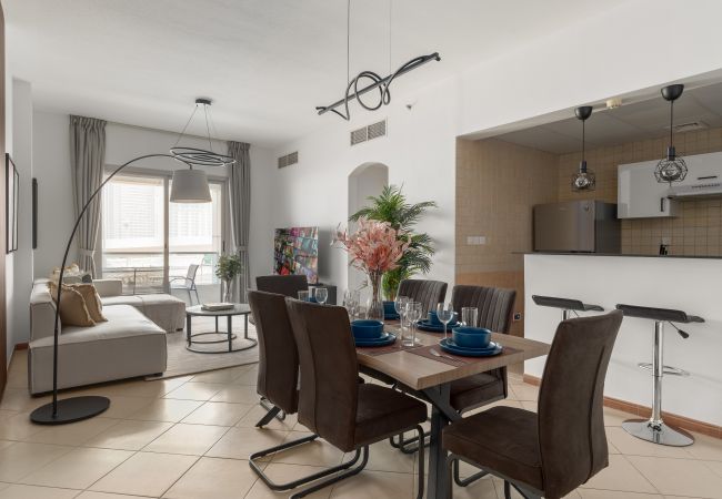 Apartment in Dubai - Newly Furnished | Near Beach | Well-Connected
