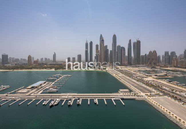 Apartment in Dubai - Beachfront | Deluxe | Spectacular