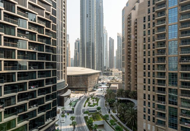 Apartment in Dubai - Luxurious | Mins to Burj Khalifa | Great Amenities