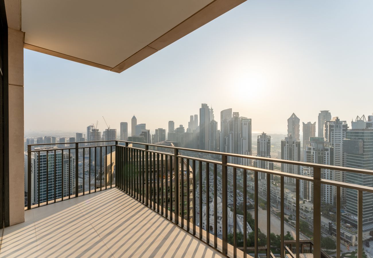 Apartment in Dubai - Burj Khalifa View | Expanded Balconies | Huge