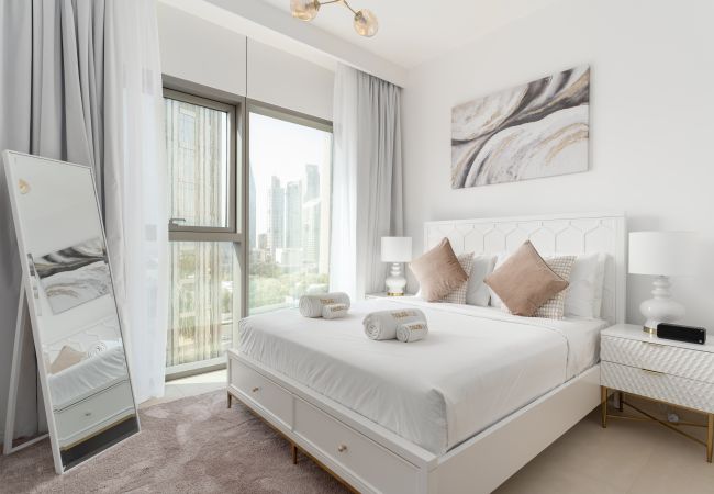 Apartment in Dubai - Burj Khalifa View | Stylish | Spacious 3BR