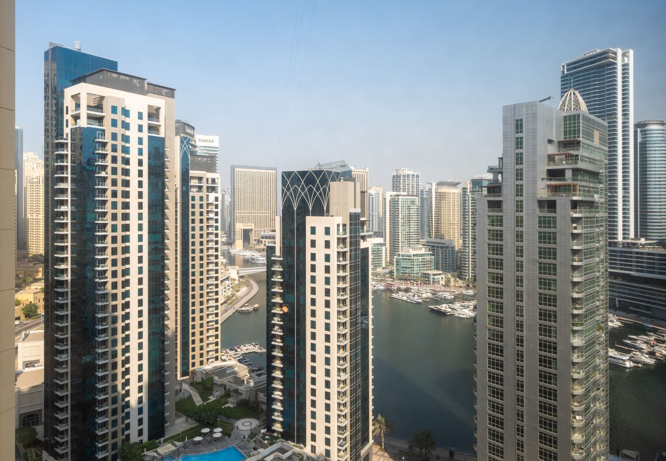 Apartment in Dubai - Spacious 2BR | Well-connected | Tranquil