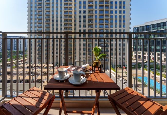 Apartment in Dubai - Chic 1 BR | Great Neighbourhood | Pool View