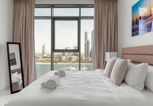 Apartment in Dubai - Beach Access | Gorgeous Sea and Yacht View | Huge