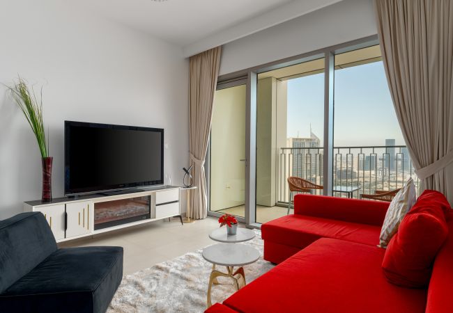 Apartment in Dubai - Panoramic Skyline Views | Higher Floor | Downtown