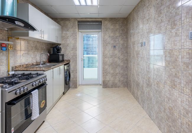 Apartment in Dubai - Nicely Furnished | High Floor | Well-Connected