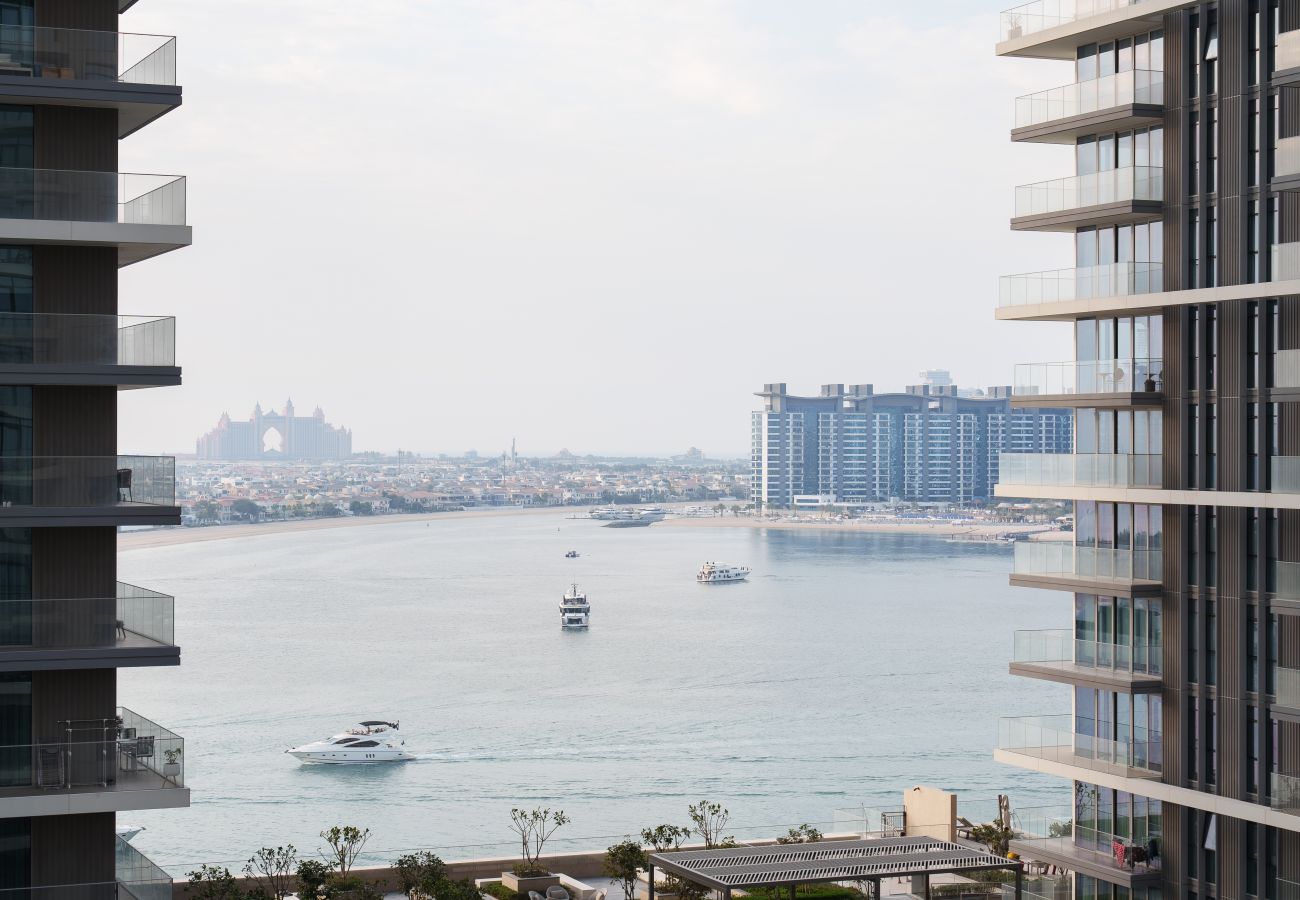 Apartment in Dubai - Sea & Atlantis View | Exquisitely Furnished | New