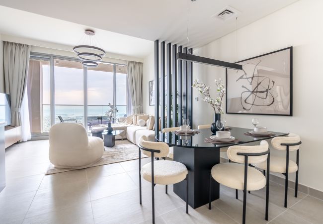 Apartment in Dubai - Breathtaking Sea & City Views | Exquisitely Furnished