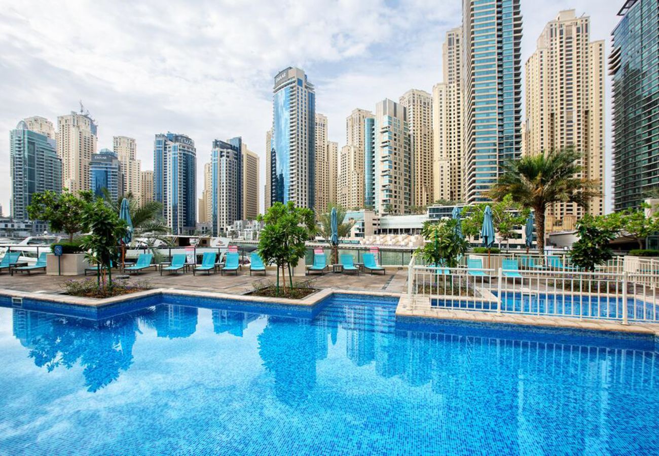 Apartment in Dubai - Nice Marina View | Study Room | Sleeps 3