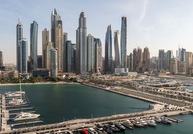 Apartment in Dubai - Spectacular Sea Views | High-Floor | Beach Access