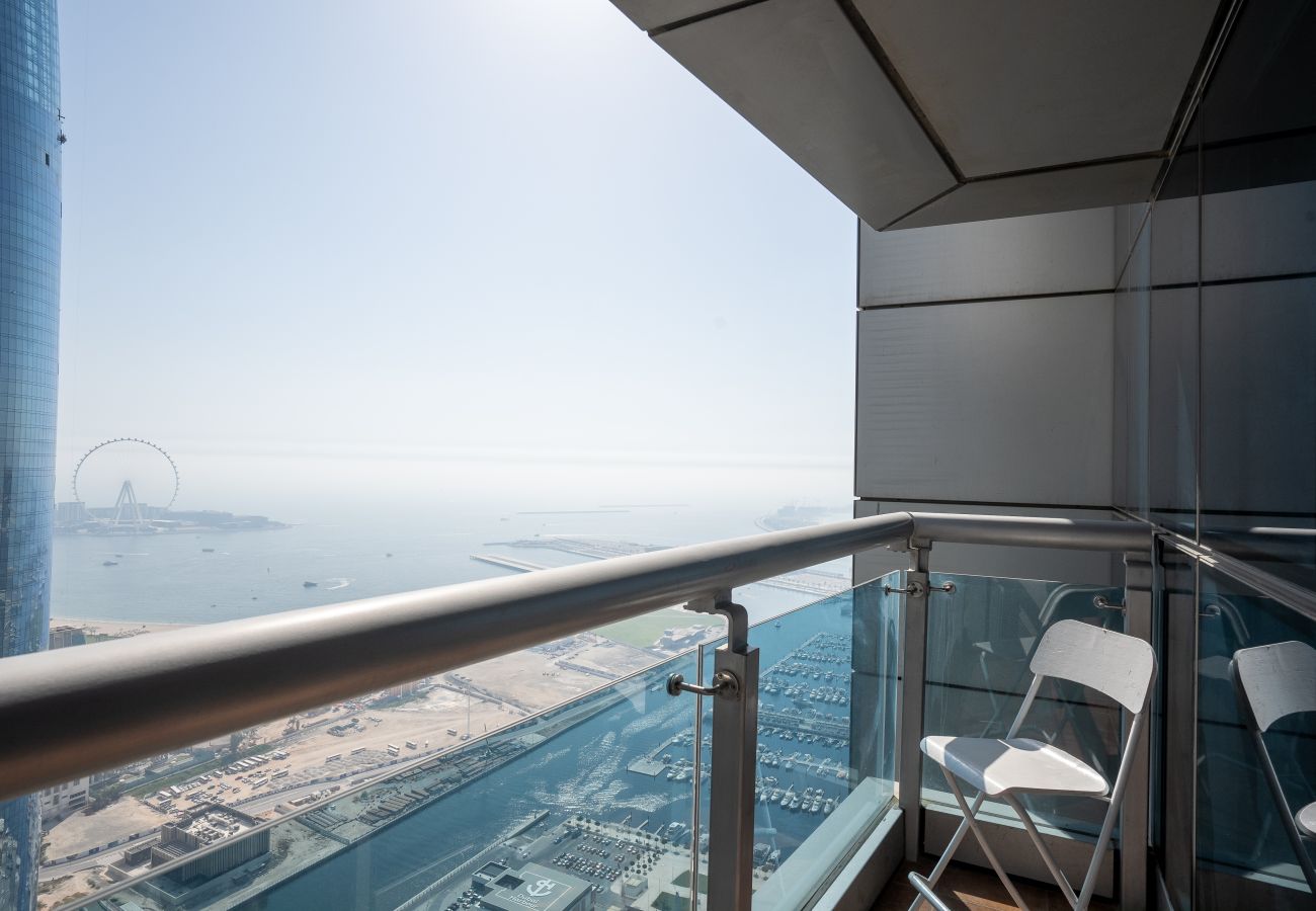 Apartment in Dubai - Panoramic Sea View | Maid’s Room | High-Floor