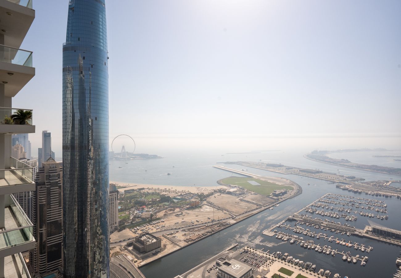 Apartment in Dubai - Panoramic Sea View | Maid’s Room | High-Floor