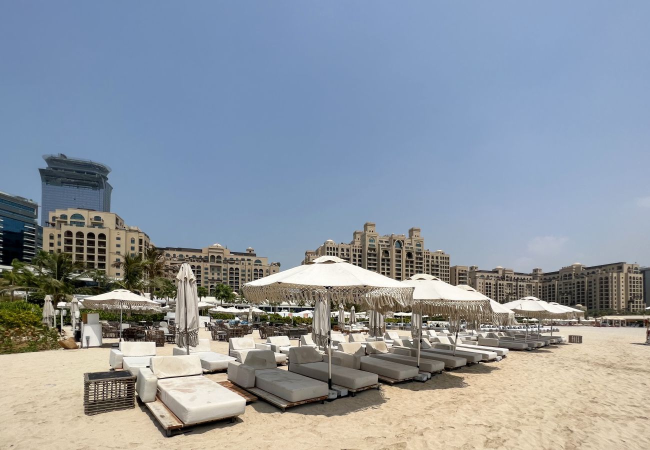 Apartment in Dubai - Direct Beach Access | Hotel Facilities| Sleeps 3