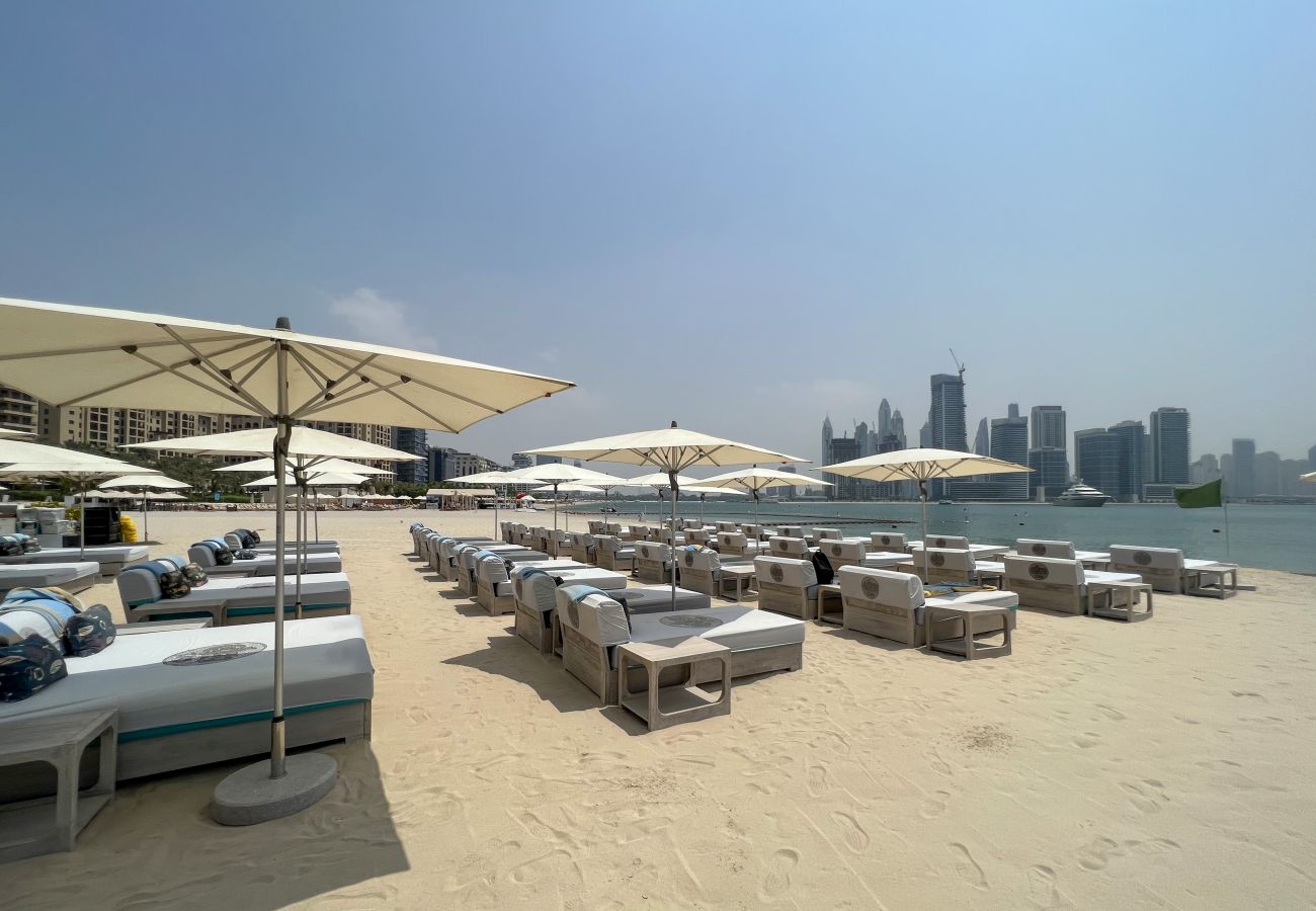 Apartment in Dubai - Direct Beach Access | Hotel Facilities| Sleeps 3