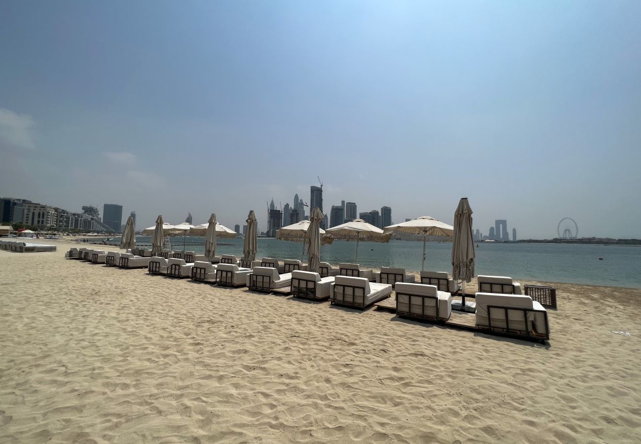 Apartment in Dubai - Direct Beach Access | Hotel Facilities| Sleeps 3