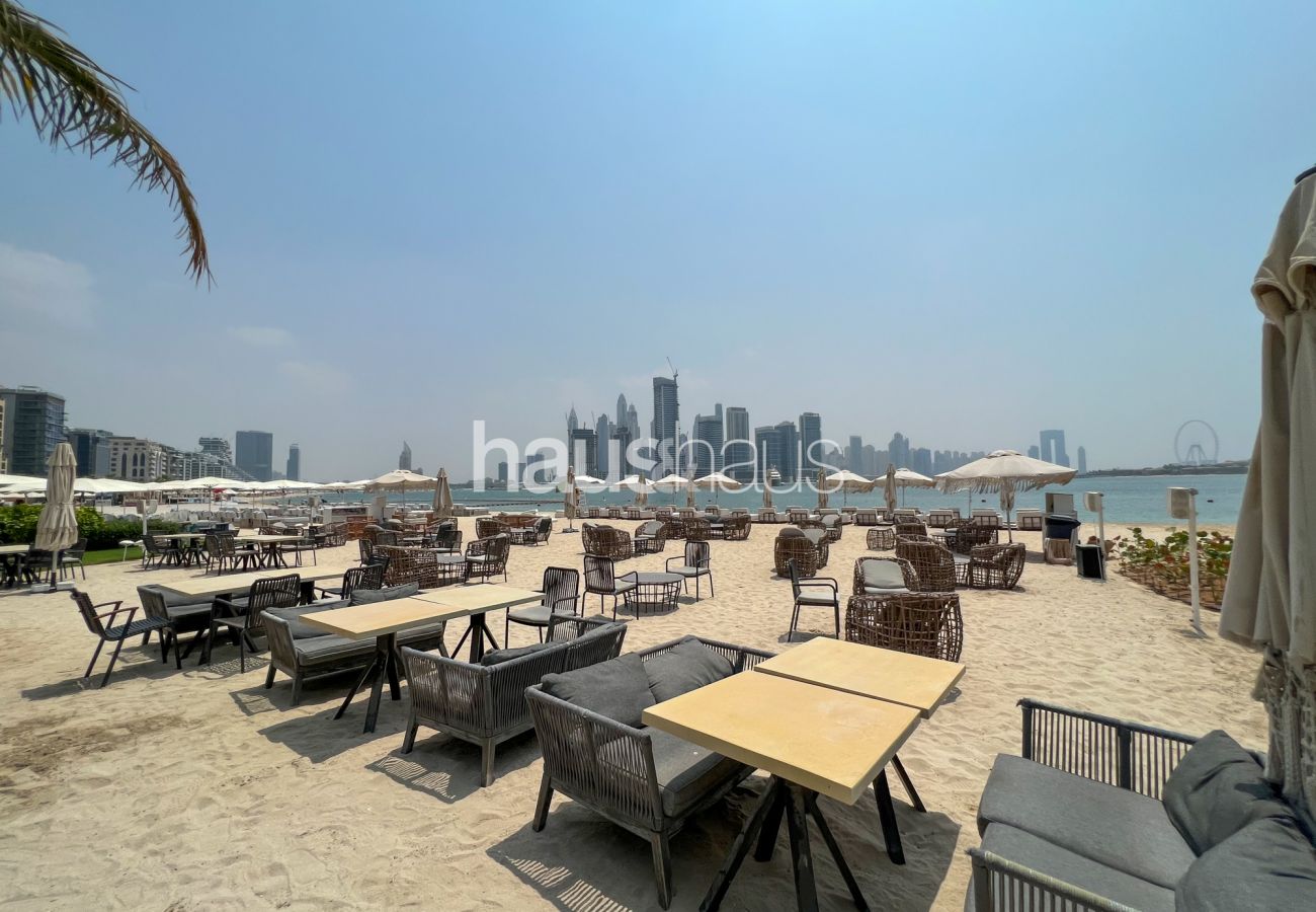 Apartment in Dubai - Beach Access | 5* Hotel Facilities | Sleeps 3