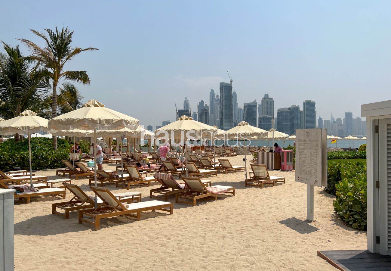 Apartment in Dubai - Beach Access | 5* Hotel Facilities | Sleeps 3