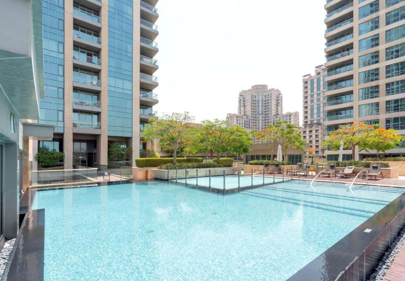 Apartment in Dubai - Spectacular Golf Course and Pool View | Tranquil