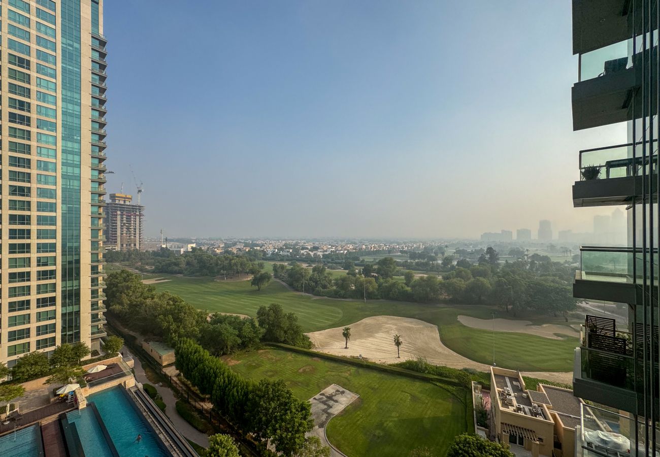 Apartment in Dubai - Spectacular Golf Course and Pool View | Tranquil